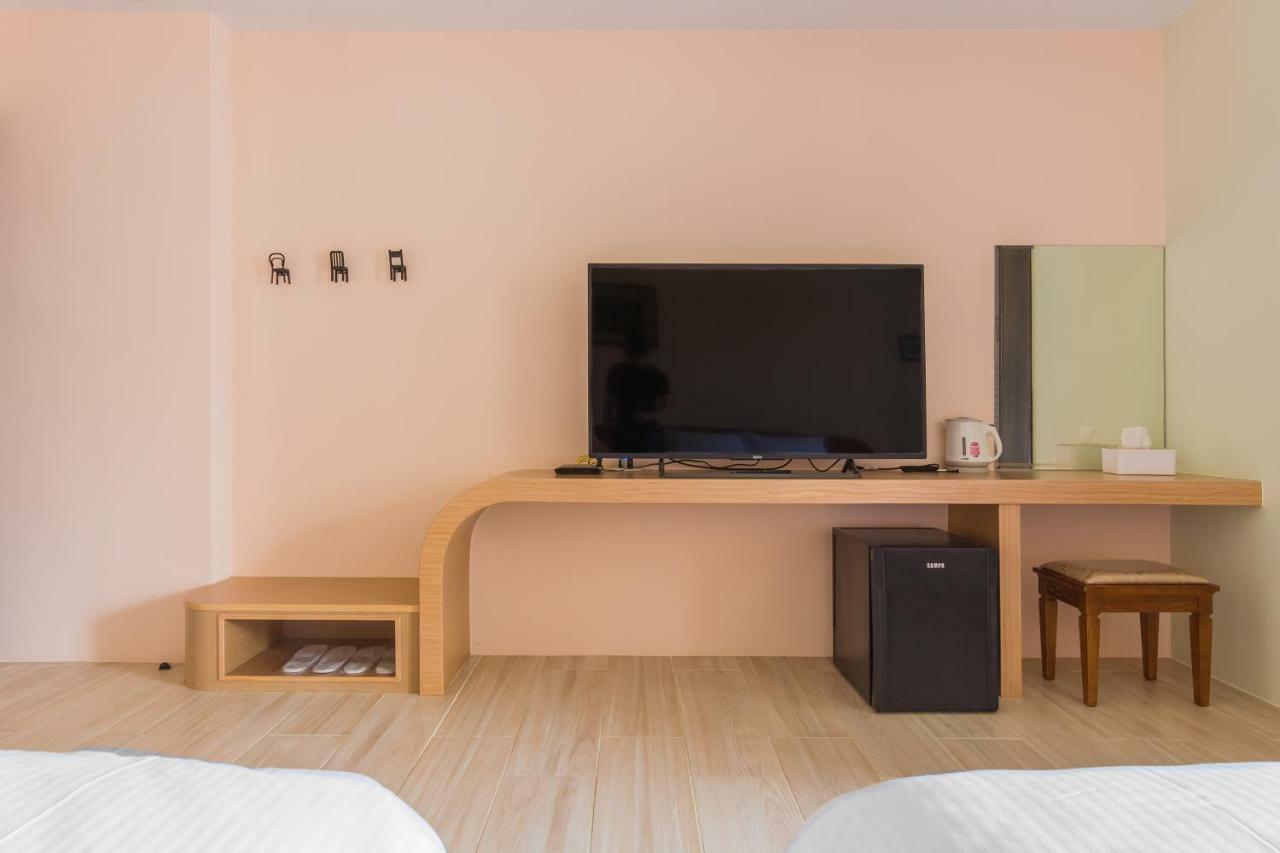 Water Reflection Apartment Magong Luaran gambar